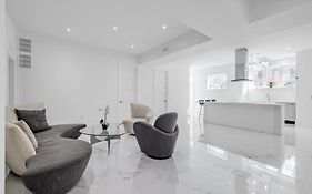 Comfortable Room In Toronto Next To Yorkdale Mall